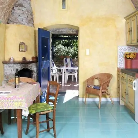 Ville-di-paraso Sleeps 2 Pool 度假居 *